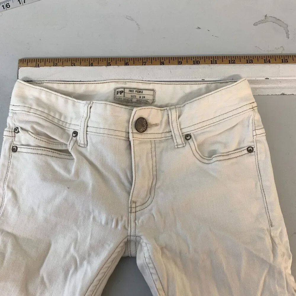 Free People Cropped Jeans White 5-Pocket Chewed Hem Distressed, Size 24 - Picture 9 of 16